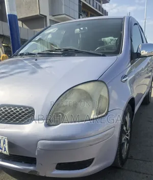 Toyota Vitz 2004 Purple