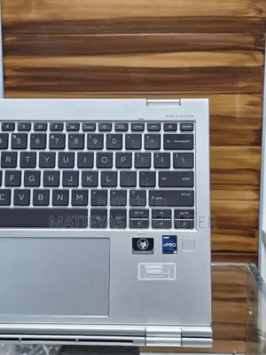 New Laptop HP EliteBook 830 G9 16GB Intel Core I5 SSD 512GB