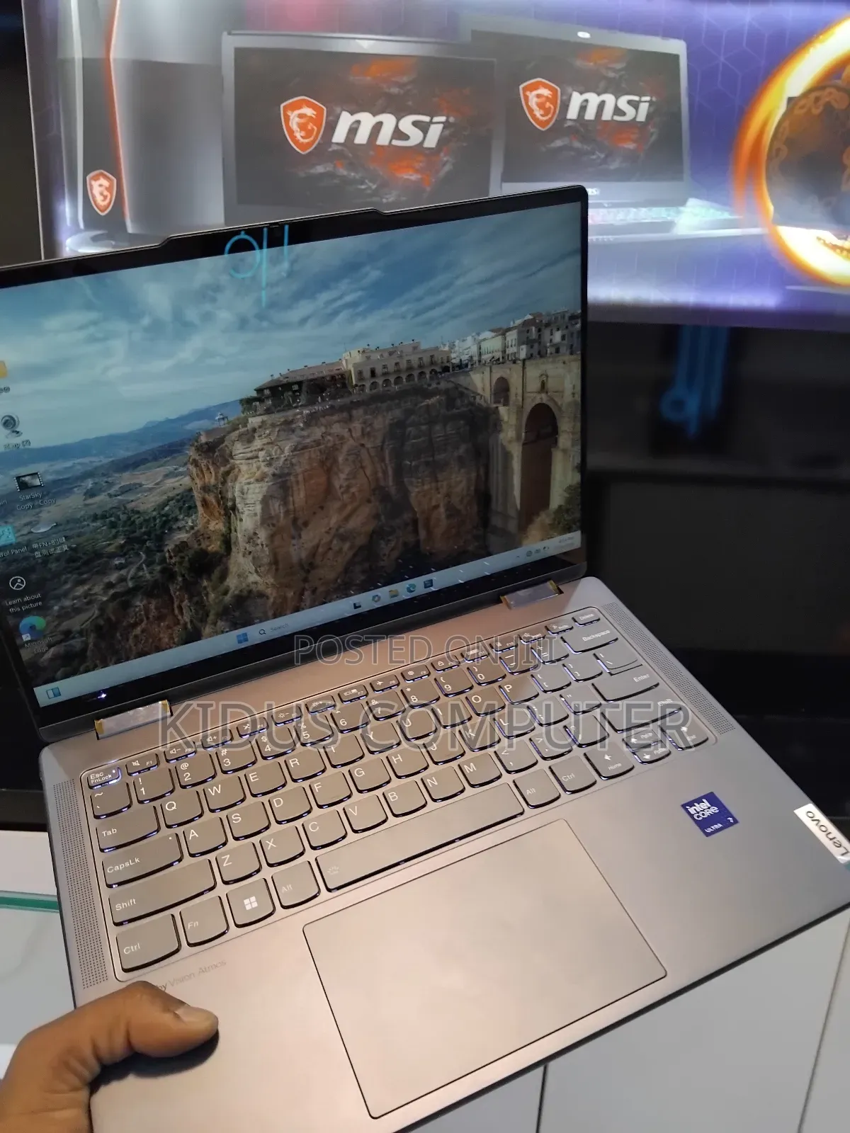 New Laptop Lenovo Yoga 7i 16GB Intel Core Ultra 7 SSD 1T