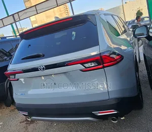 New Toyota Highlander Platinum 2025 Gray