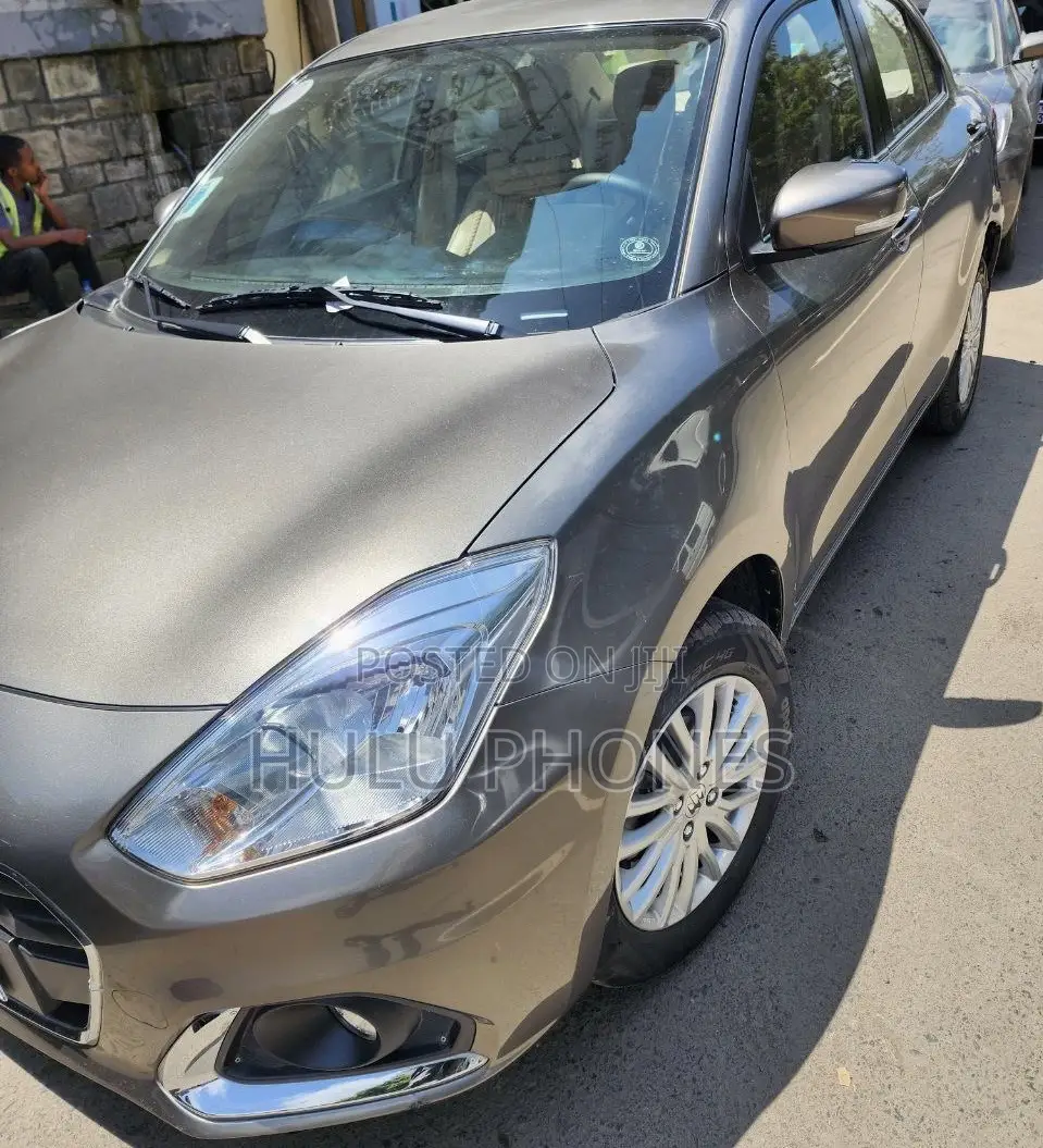 Suzuki Dzire 2022 Silver