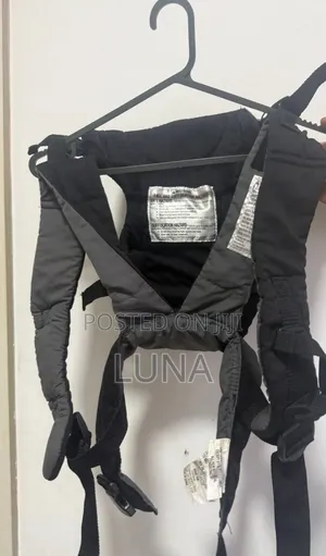 Infantino Flip 4 in 1 Convertible Baby Carrier