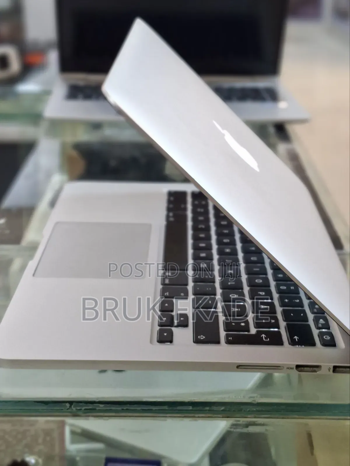 New Laptop Apple MacBook 2014 8GB Intel Core I7 SSD 256GB