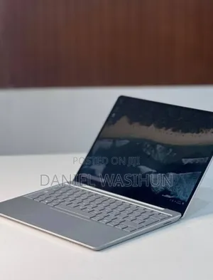 New Laptop Microsoft Surface 4GB Intel Core I5 SSD 256GB