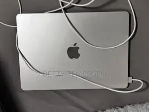 New Laptop Apple MacBook Air 2025 M4 13-Inch 16GB Apple M4 SSD 256GB