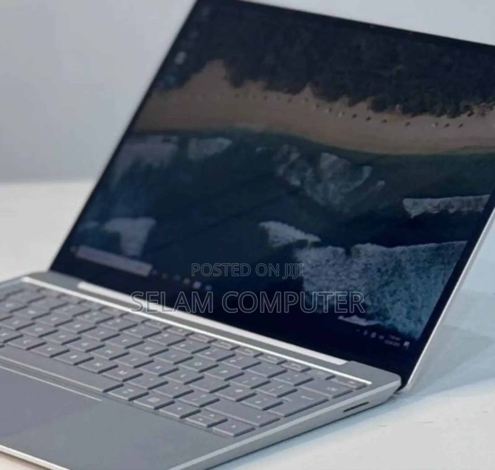 New Laptop Microsoft Surface Laptop Go 4GB Intel Core i5 SSD 256GB