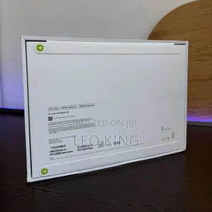 New Laptop Apple MacBook Air 2025 M4 13-inch 16GB Intel SSD 256GB