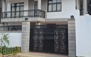 7bdrm House in Addis Abeba, Bole for sale