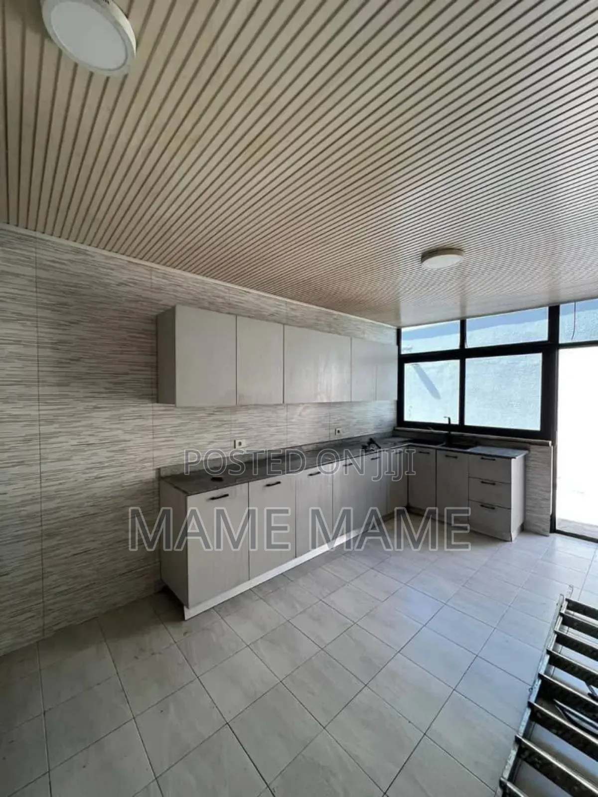 7bdrm House in Addis Abeba, Bole for sale