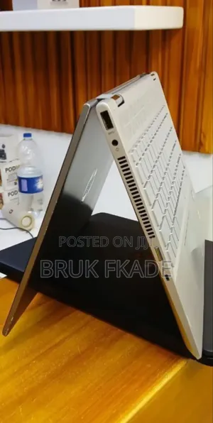 New Laptop HP Envy X360 8GB Intel Core I7 SSD 512GB