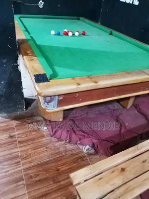 ከረንቡላ Snooker Table