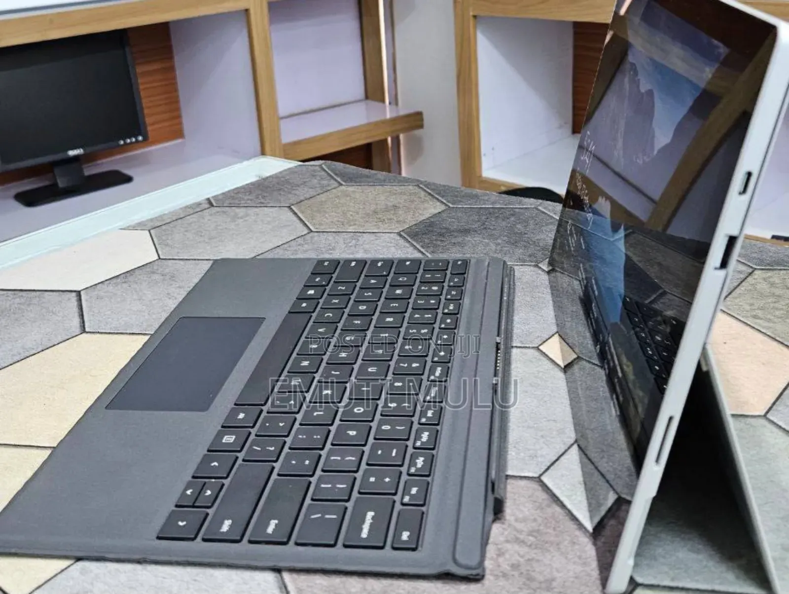 New Laptop Microsoft Surface Pro 7 16GB Intel Core I7 SSD 512GB