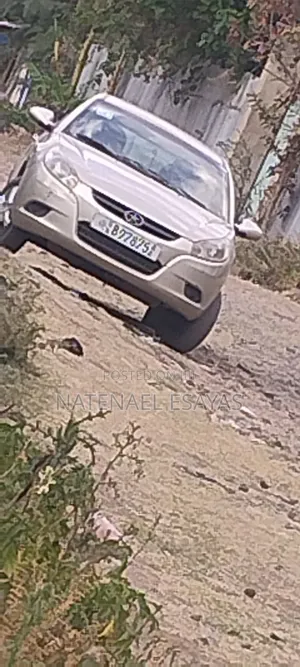 JAC J3 1.3 Hatchback FWD 2012 Gold