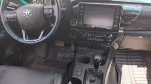 Toyota Hilux 2021 Gray