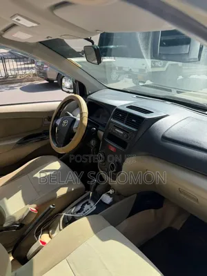 Toyota Avanza 2012 Gold