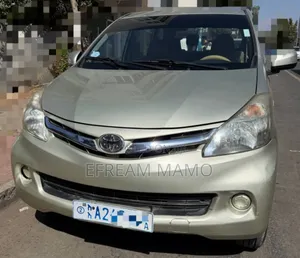 Toyota Avanza 2012 Gold