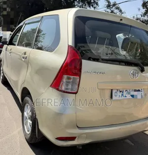 Toyota Avanza 2012 Gold