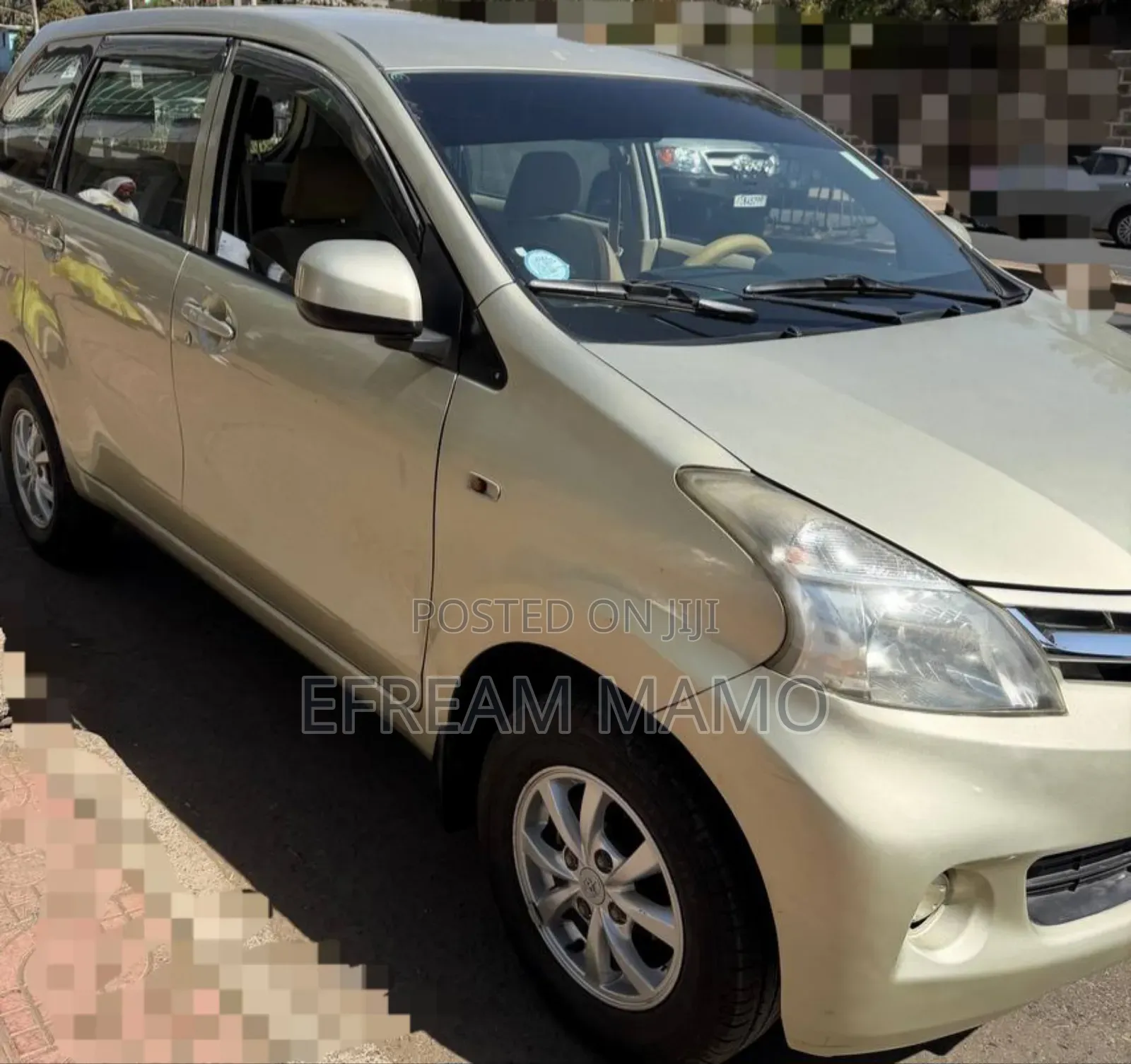 Toyota Avanza 2012 Gold