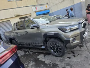 Toyota Hilux 2021 Gray