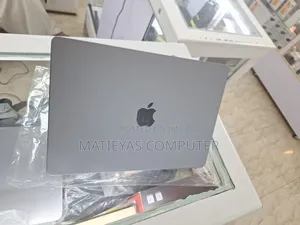 New Laptop Apple MacBook Pro 2021 M1 32GB Apple M1 Pro SSD 512GB