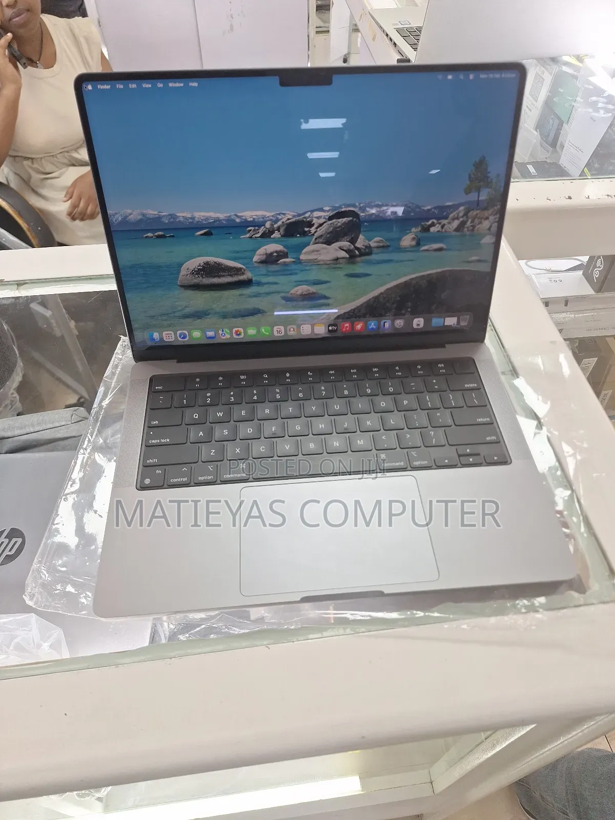 New Laptop Apple MacBook Pro 2021 M1 32GB Apple M1 Pro SSD 512GB