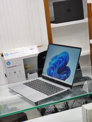 New Laptop 8GB Intel Core i5 SSD 512GB