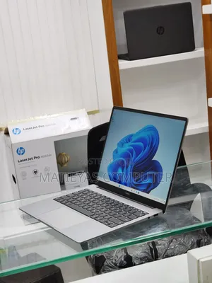 New Laptop 8GB Intel Core i5 SSD 512GB