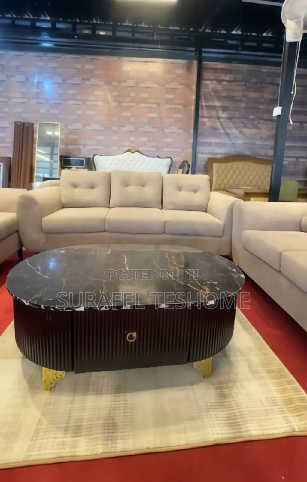 ማራኪ ሴንተር ጠረጴዛዎች | Epoxy-Made Center Tables