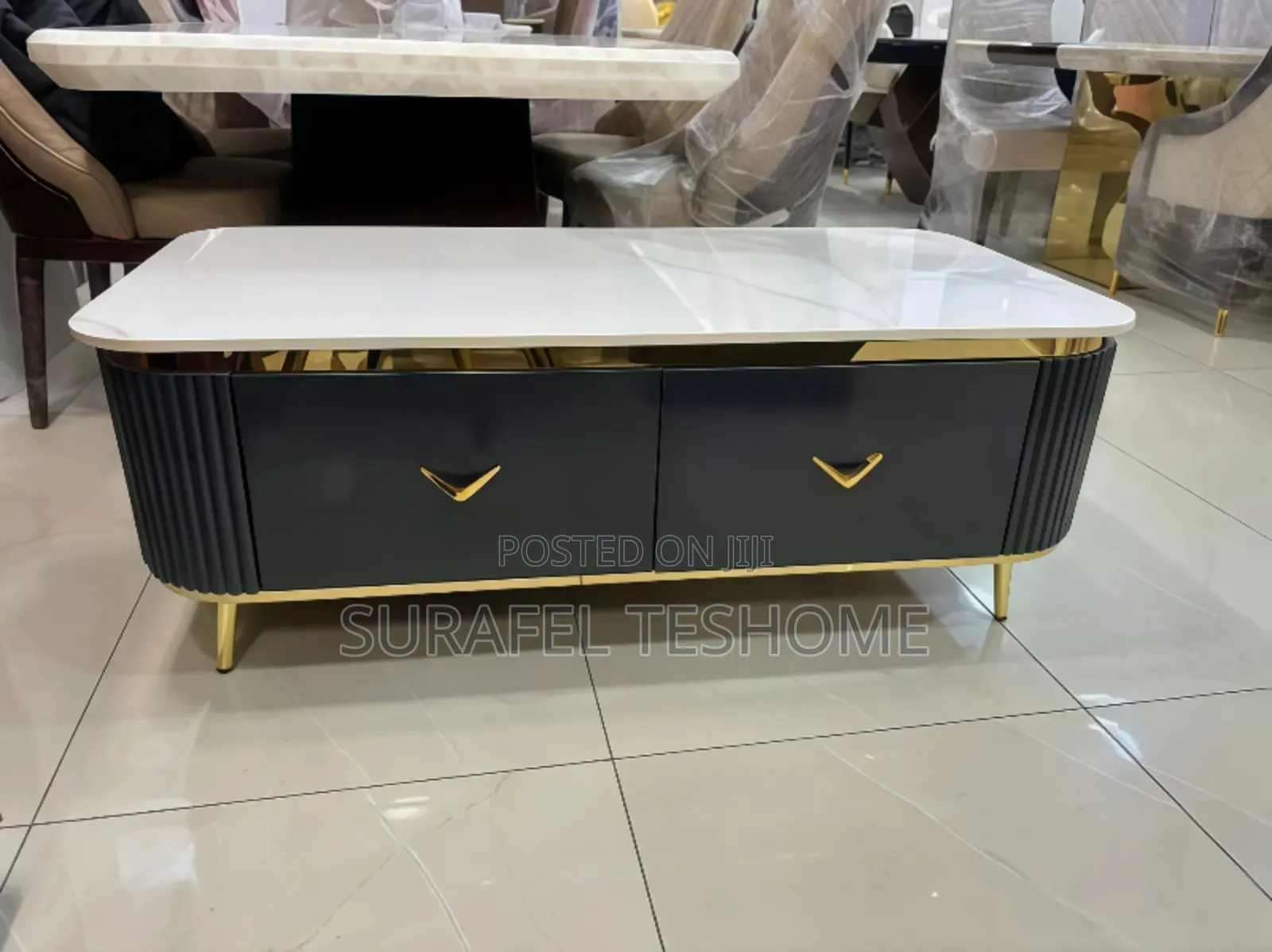 ማራኪ ሴንተር ጠረጴዛዎች | Epoxy-Made Center Tables