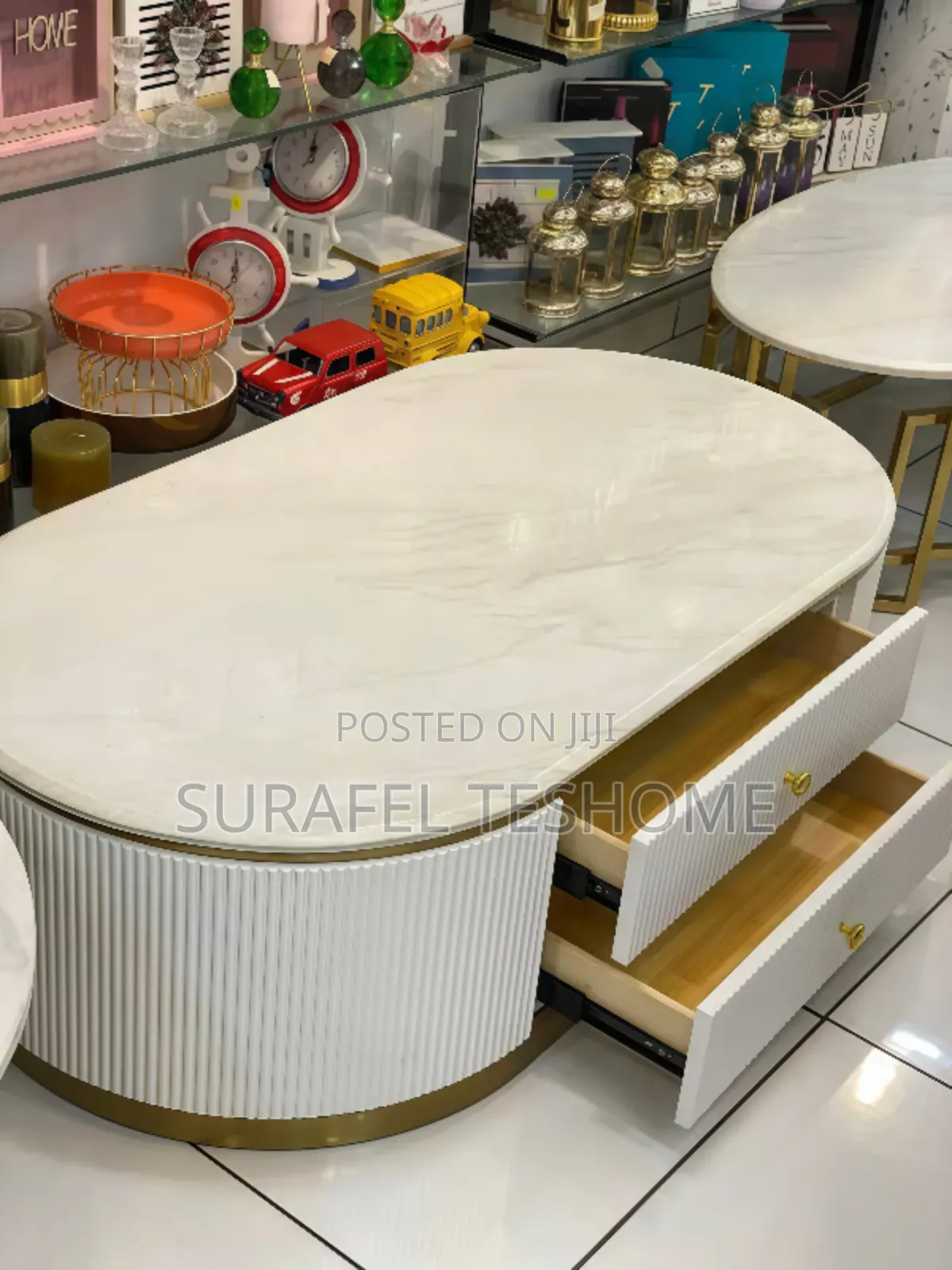 ማራኪ ሴንተር ጠረጴዛዎች | Epoxy-Made Center Tables