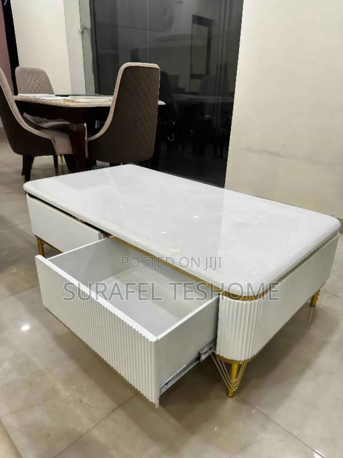 ማራኪ ሴንተር ጠረጴዛዎች | Epoxy-Made Center Tables