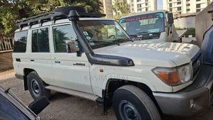 Toyota Land Cruiser 4.5 V8 DLX 2014 White