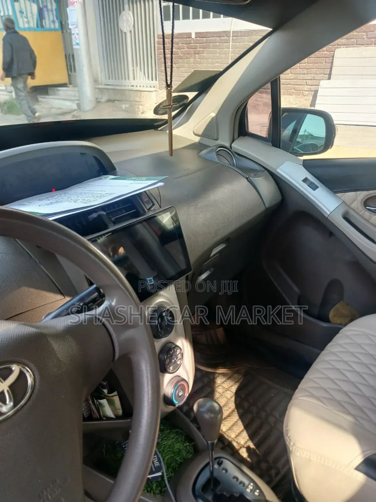 Toyota Yaris 2010 Red