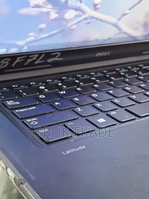 New Laptop Dell Latitude 3380 8GB Intel Core I5 SSD 256GB