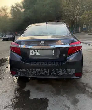 Toyota Yaris 2015 Gray