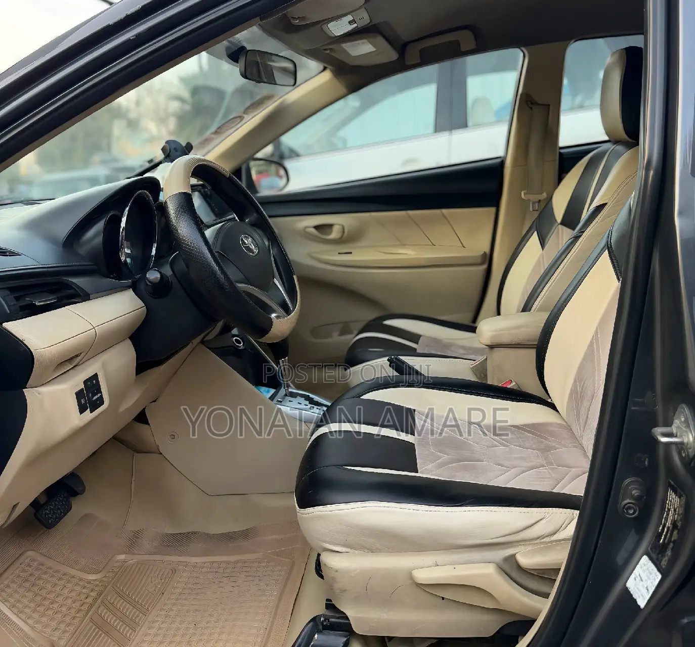 Toyota Yaris 2015 Gray