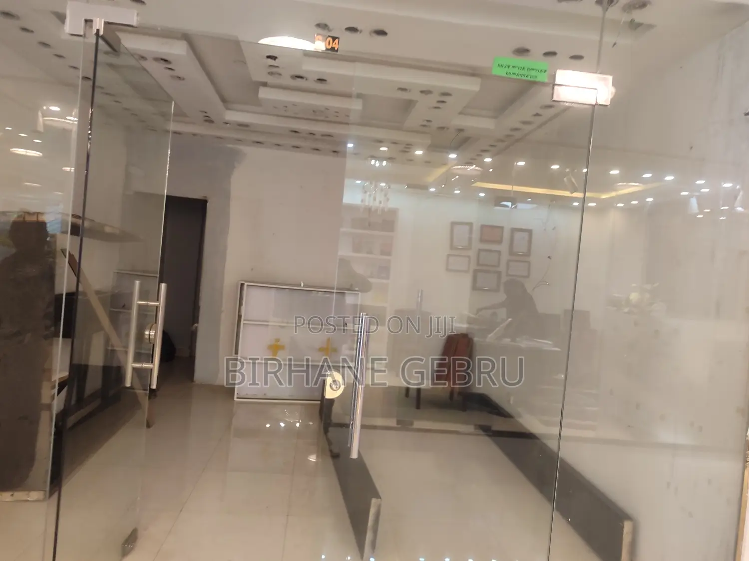 Space Rent for Cafe .Jouice .Coffee and Other