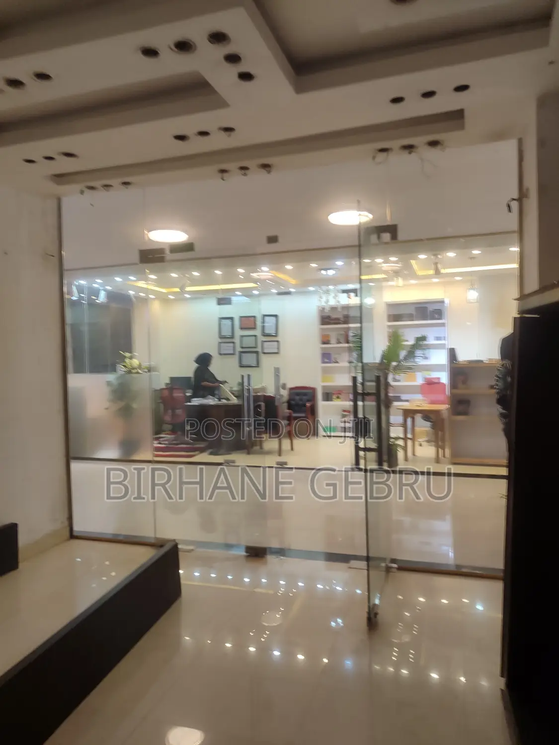 Space Rent for Cafe .Jouice .Coffee and Other