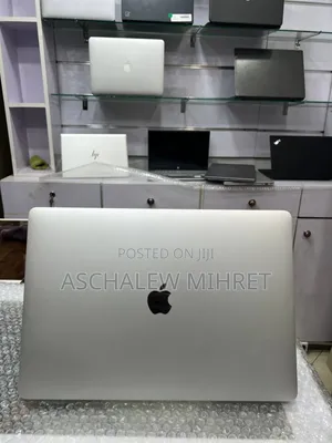New Laptop Apple MacBook Pro 2017 16GB Intel Core I7 SSD 256GB
