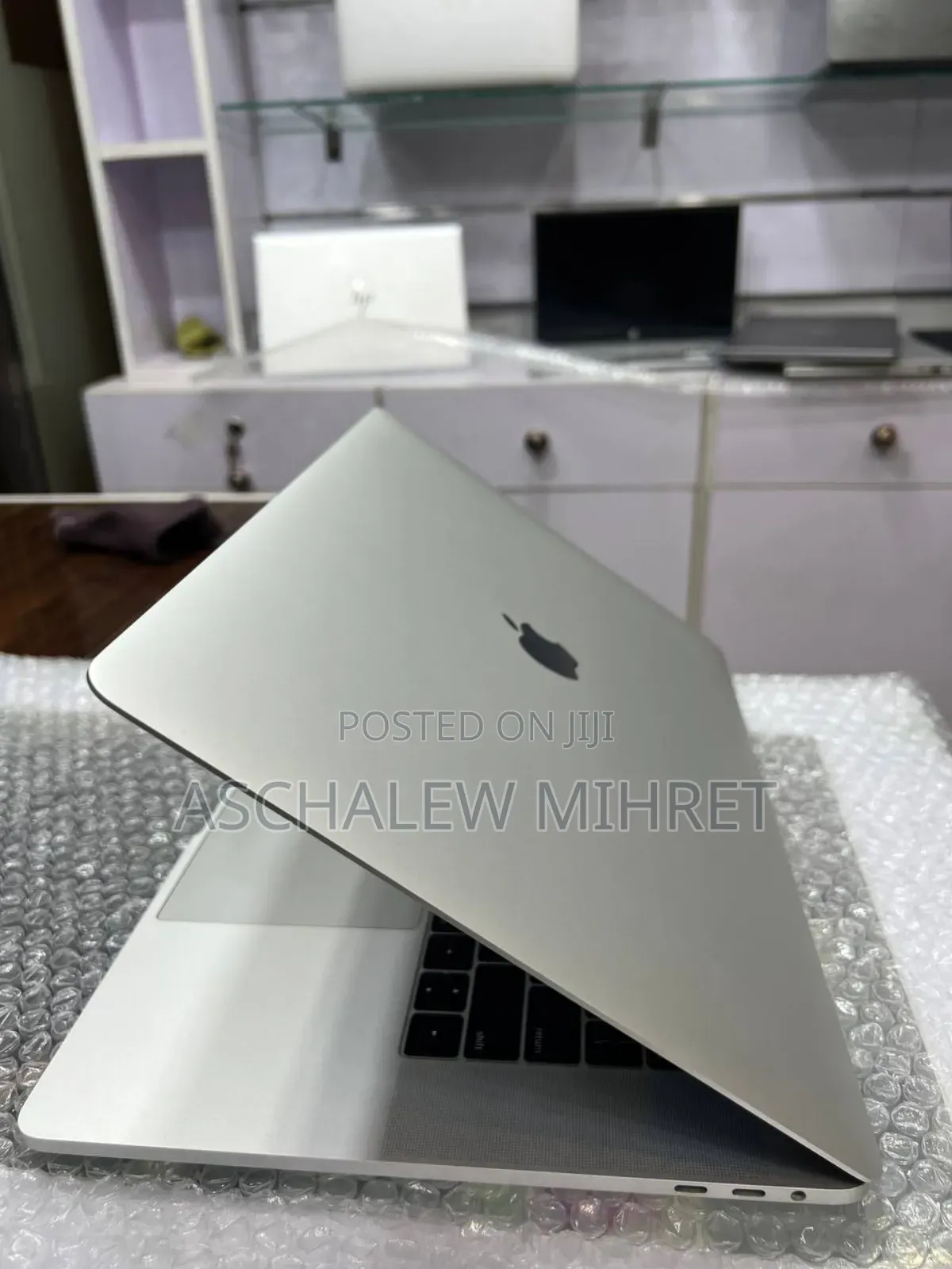 New Laptop Apple MacBook Pro 2017 16GB Intel Core I7 SSD 256GB