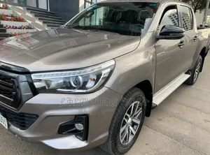 Toyota Hilux 2019 Gray