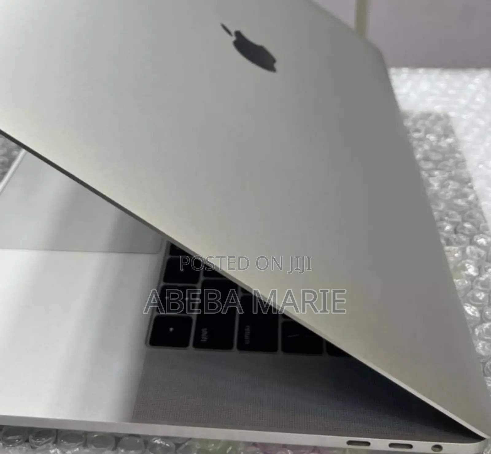 New Laptop Apple MacBook Pro 2018 16GB Intel Core I7 SSD 256GB