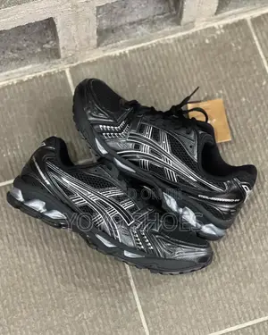 Asics Gel Kayano Black/Pure Silver Unisex Fashion Sneaker