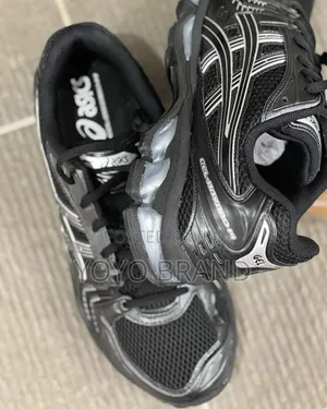 Asics Gel Kayano Black/Pure Silver Unisex Fashion Sneaker