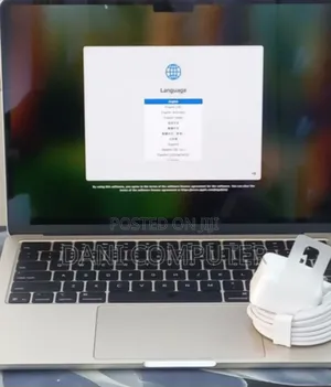 New Laptop Apple MacBook Air 2025 M4 15-Inch 16GB Apple M4 SSD 256GB