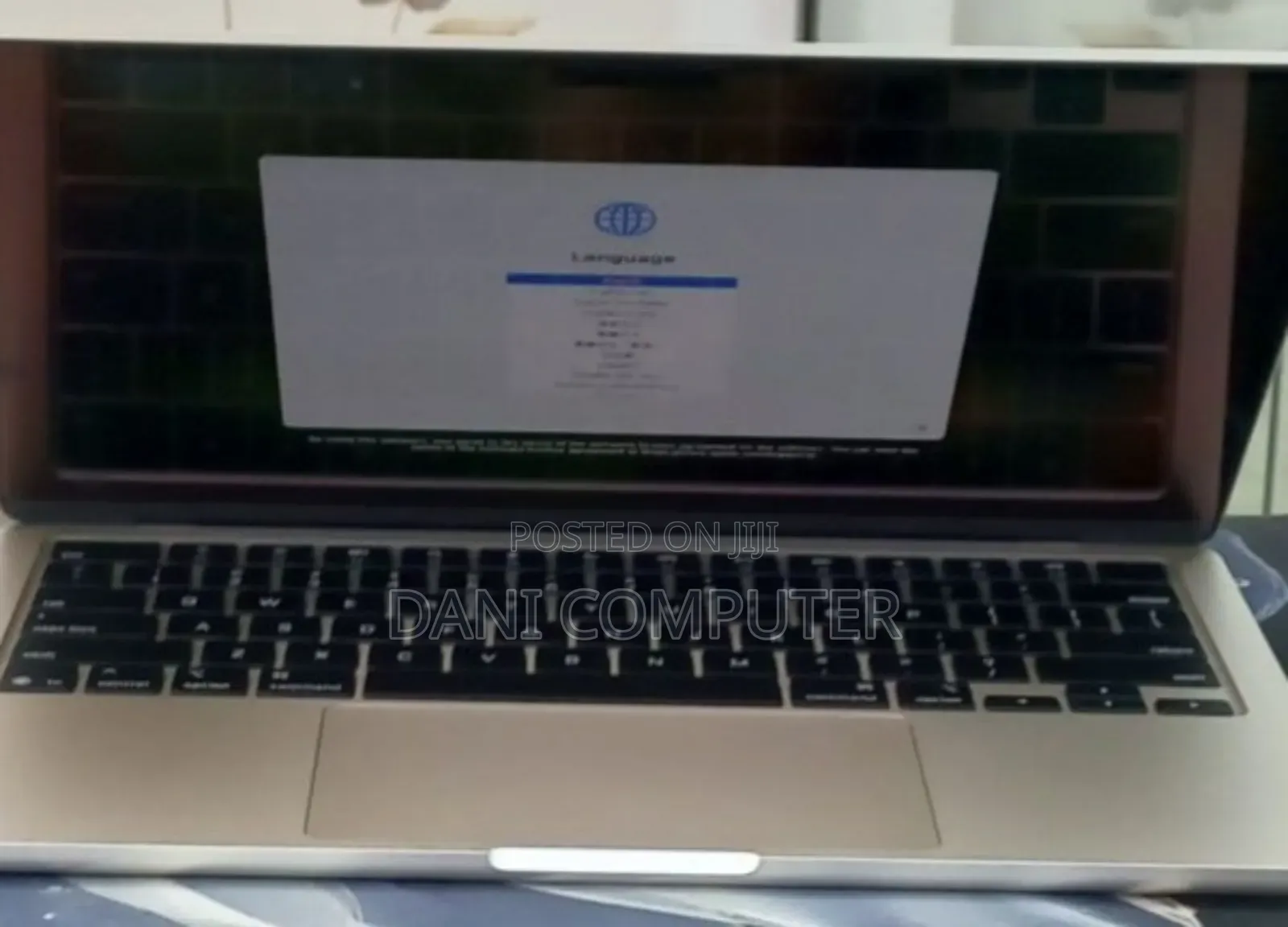 New Laptop Apple MacBook Air 2025 M4 15-Inch 16GB Apple M4 SSD 256GB