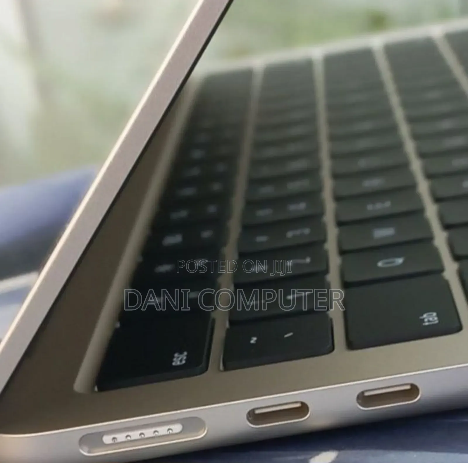 New Laptop Apple MacBook Air 2025 M4 15-Inch 16GB Apple M4 SSD 256GB