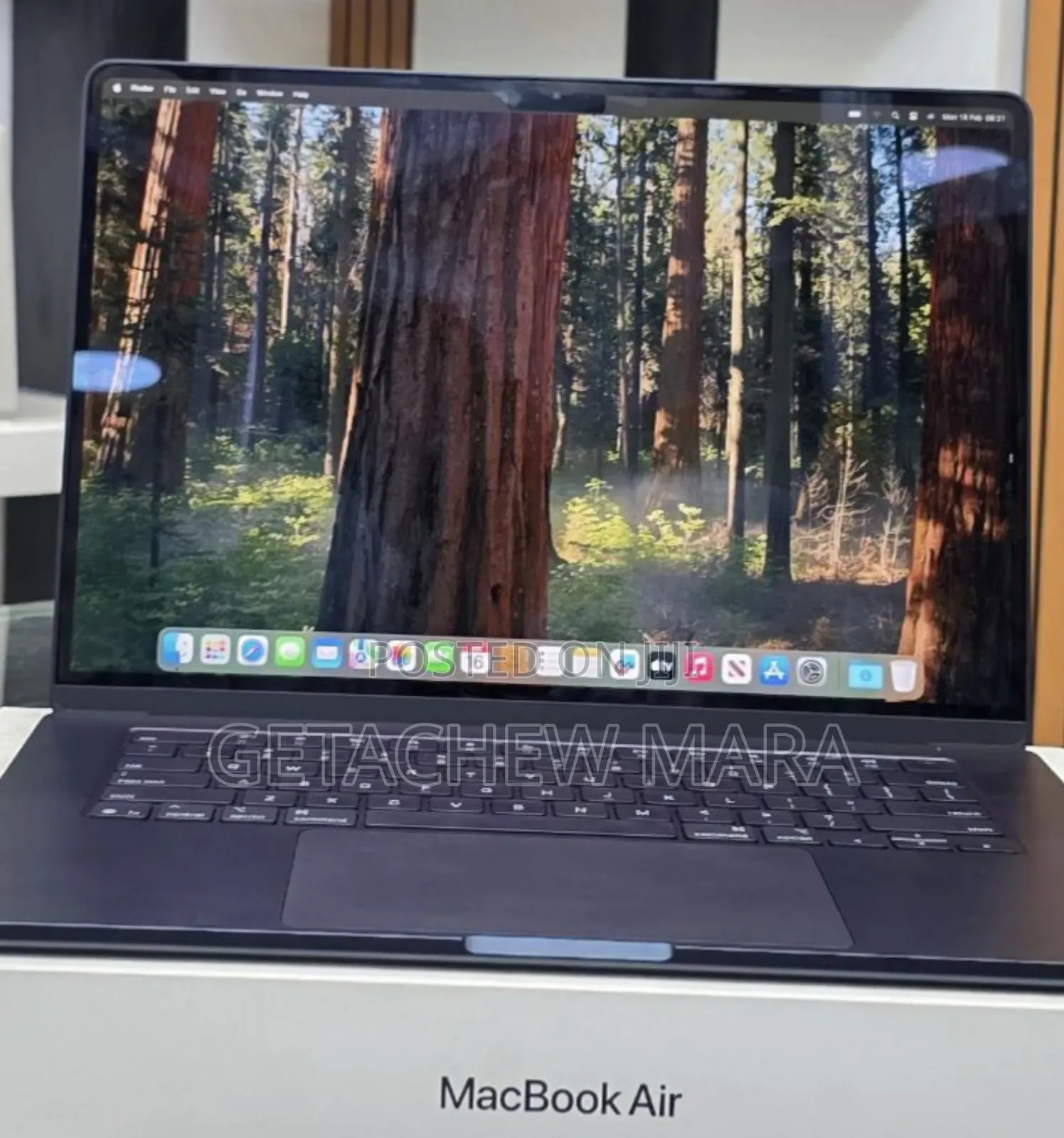 New Laptop Apple MacBook Air 2025 M4 15-Inch 16GB Apple M4 SSD 256GB