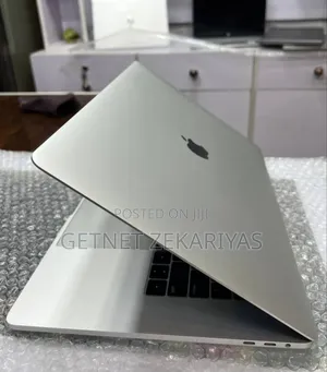 New Laptop Apple MacBook Pro 2018 16GB Intel Core I7 SSD 256GB