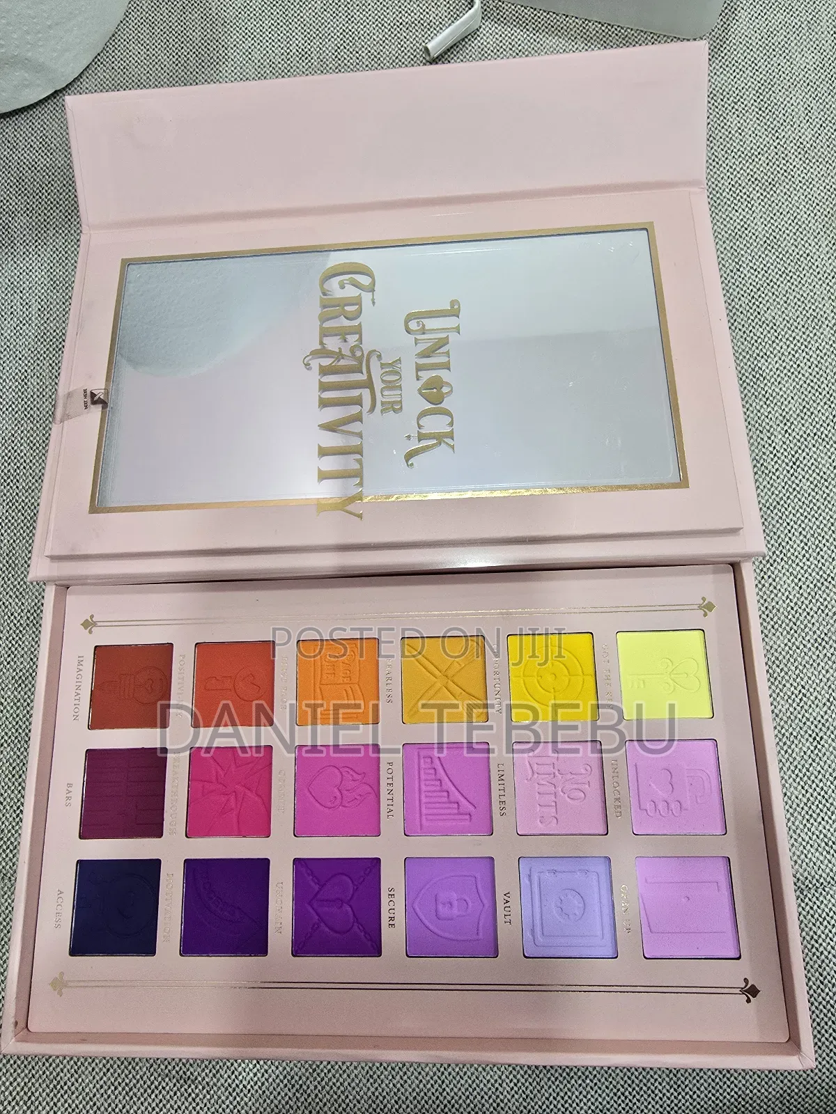 P. Louise Unlock Your Creativity Pressed Pigment Palette.